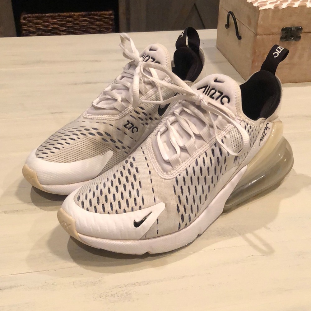 NIKE AIR MAX 270
